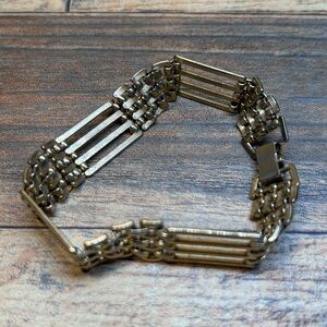 Gold-Tone Chain Link Bracelet E61
